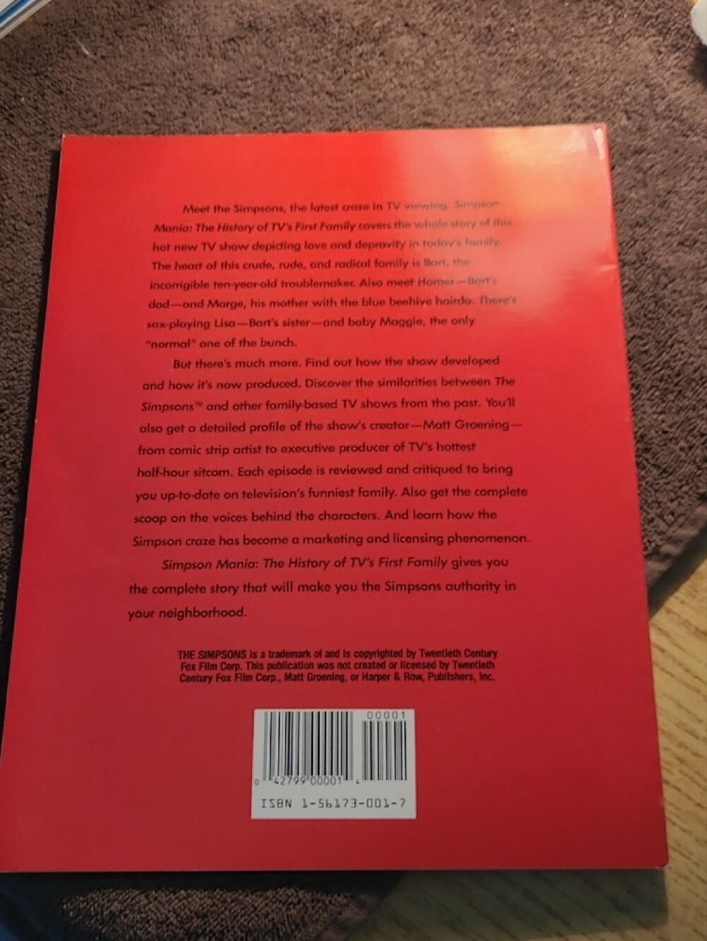 Consumer Guide Simpson Mania Coffee Table Book - Red - Picture 2 of 2